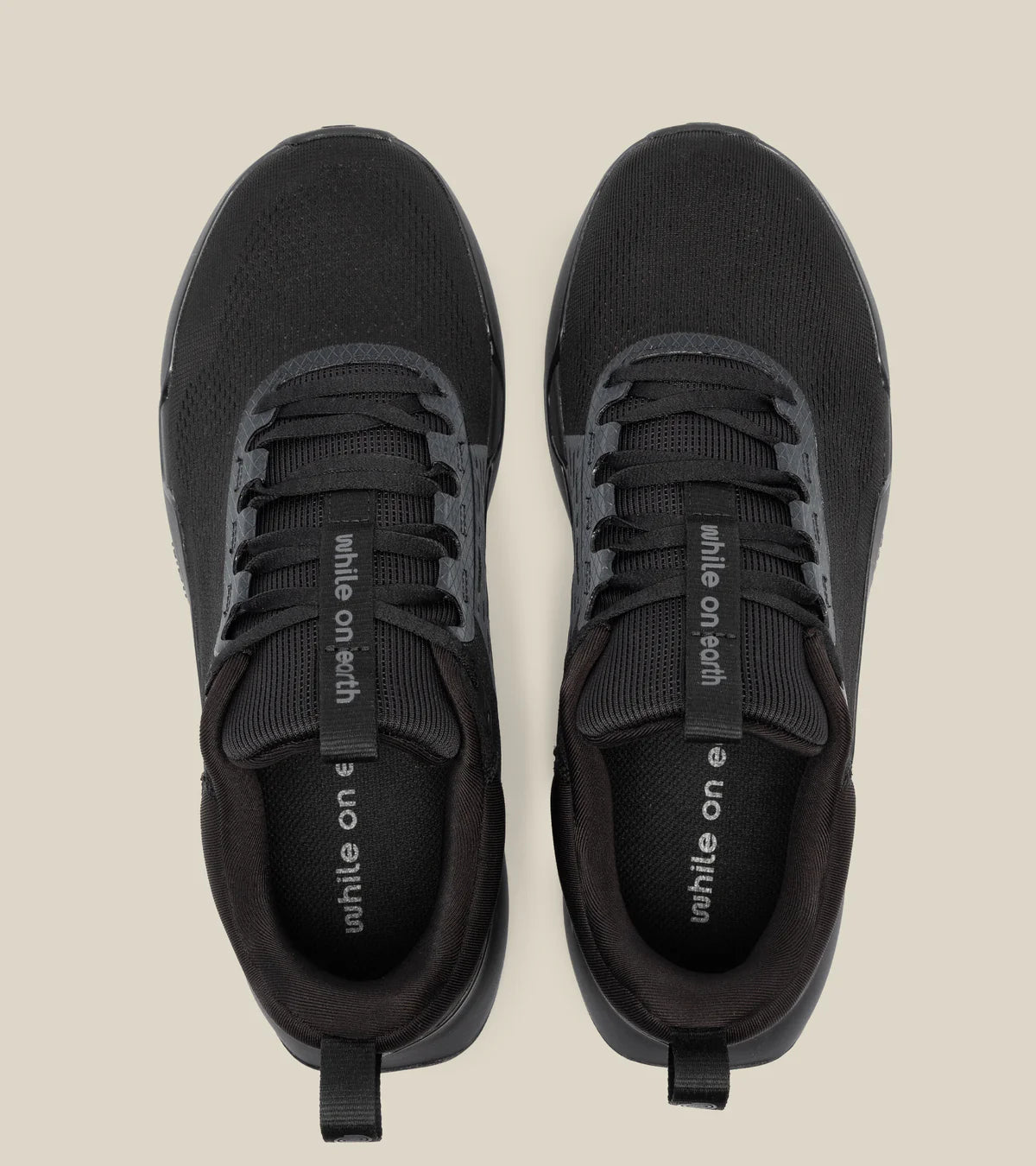 While On Earth Trainer Hydroknit | Black