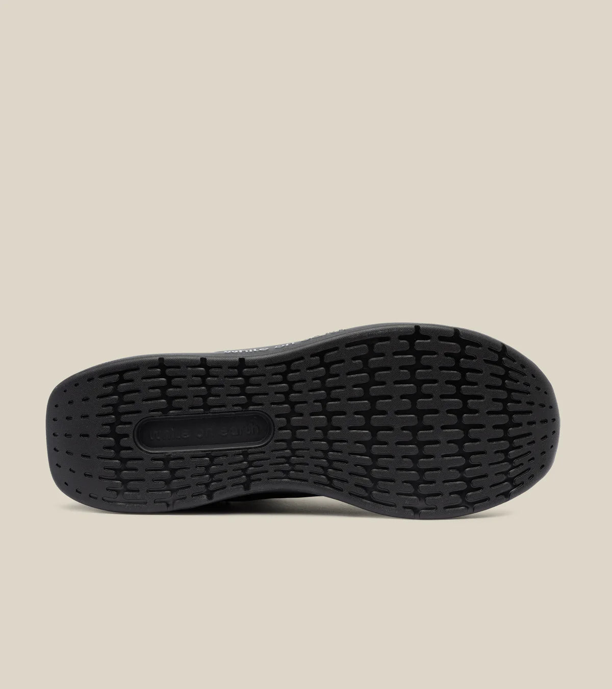 While On Earth Trainer Hydroknit | Black