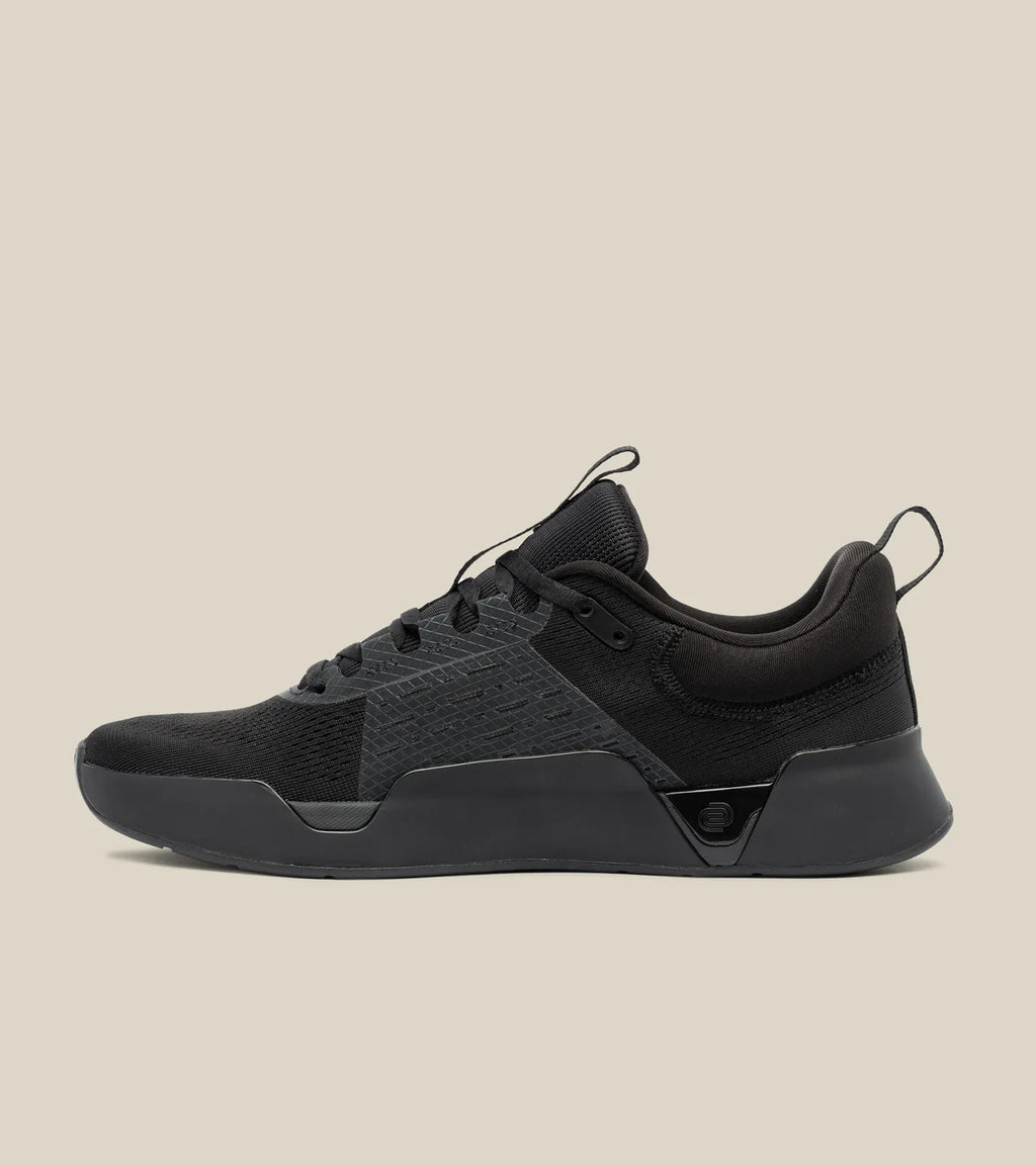 While On Earth Trainer Hydroknit | Black
