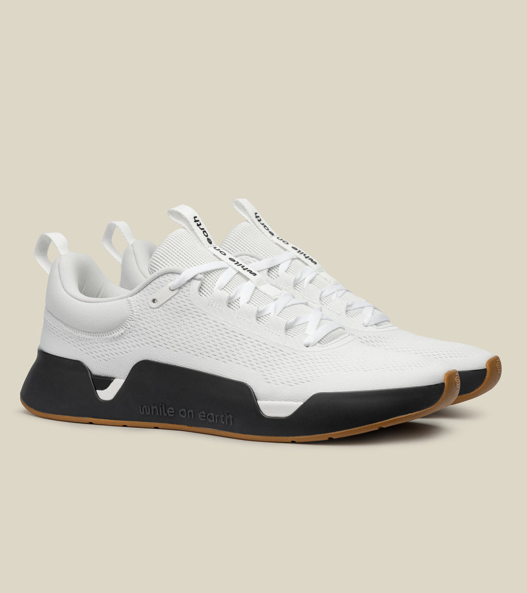 WHILE ON EARTH MOVE TRAINER | WHITE / BLACK GUM