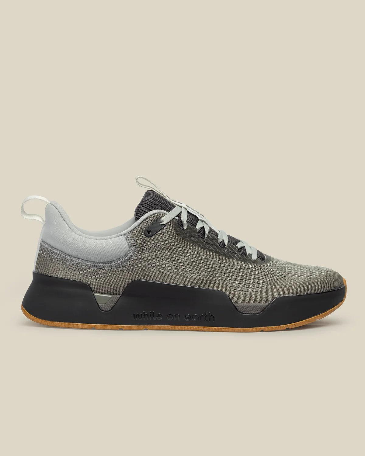 While On Earth Move Trainer | Space Grey Shadow